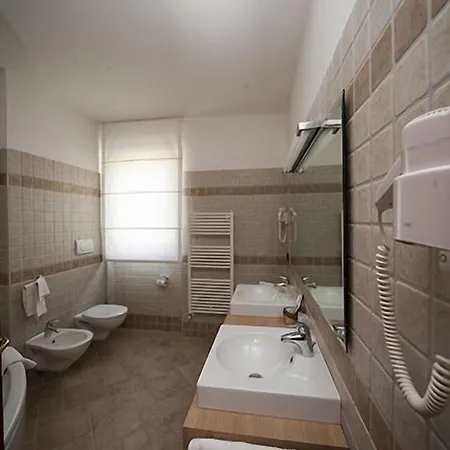 Giovina Hotel 2*