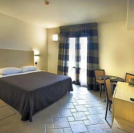 Giovina Hotel 2*